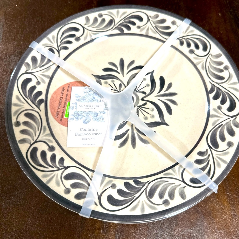 Shabby Chic Black and Cream 10”
Dinner Plate Set Tile Print Bamboo Fiber
